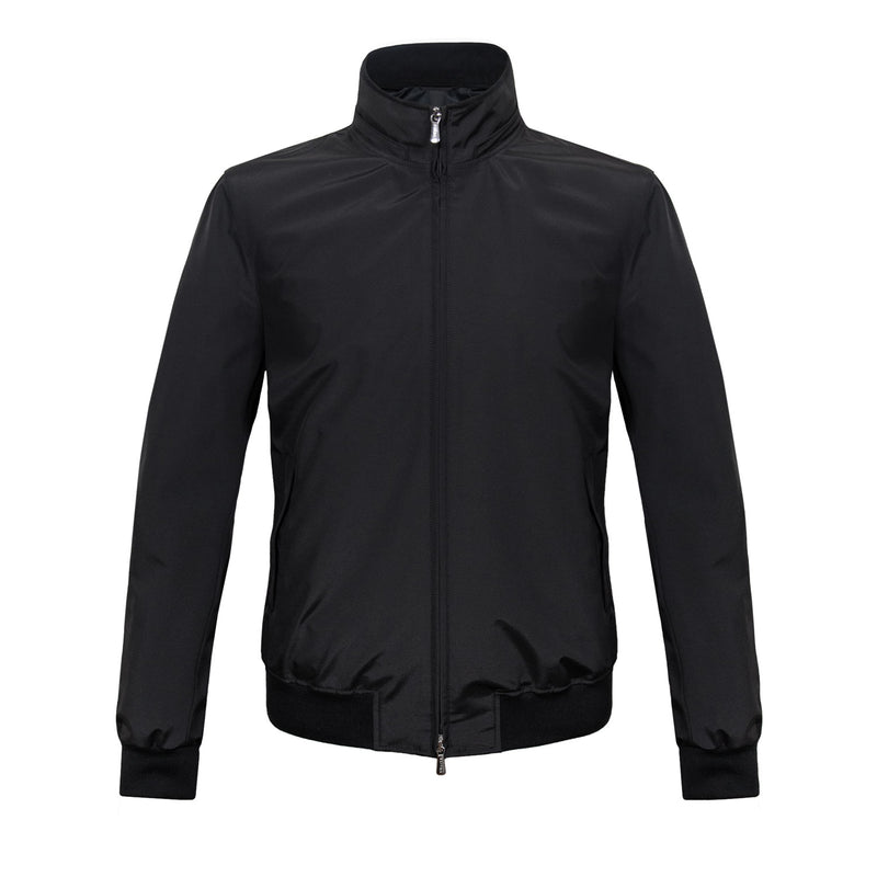 CHAMARRA CORTA SPORT EN COLOR NEGRO IMPERMEABLE CON GORRO DESMONTABLE