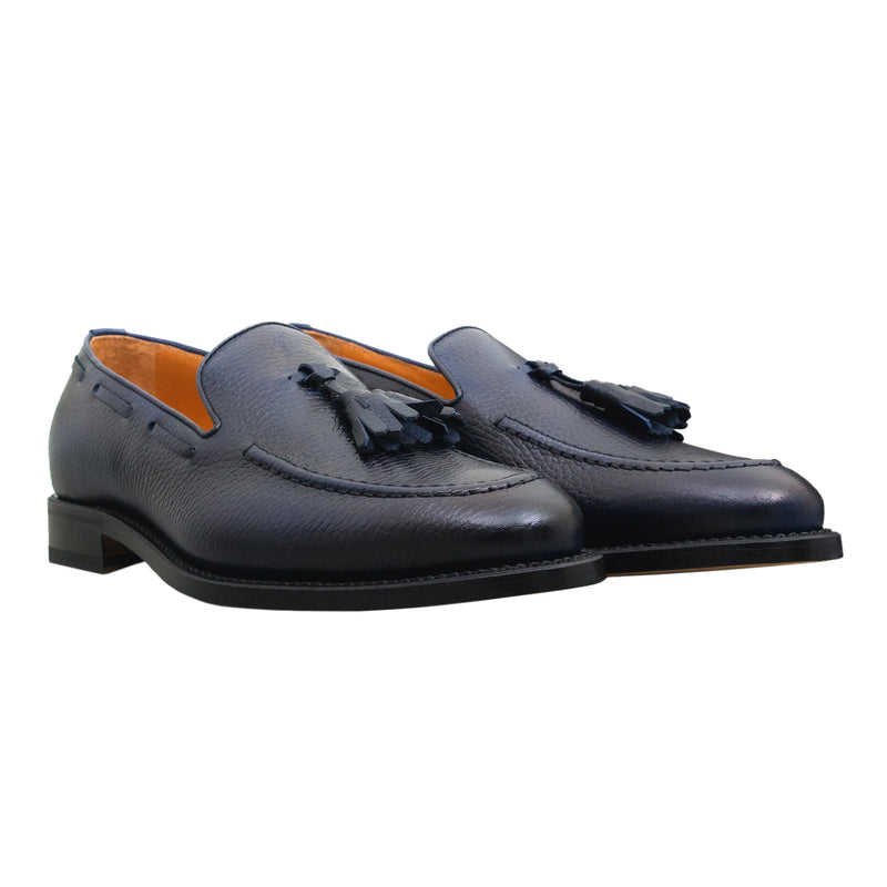 ZAPATO LOAFER CON BORLAS EN CUERO EN COLOR AZUL OBSCURO
