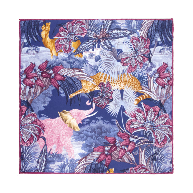 PAÑUELO DE SEDA CON FLORES Y ANIMALES EN COLOR BEIGE, MARRÓN, GRIS Y ROSA
