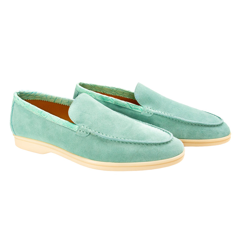 LOAFER BAJOS EN SUEDE Y DETALLES EN COCODRILO CONSTRUCCIÓN SACCHETTO COLOR VERDE TURQUESA