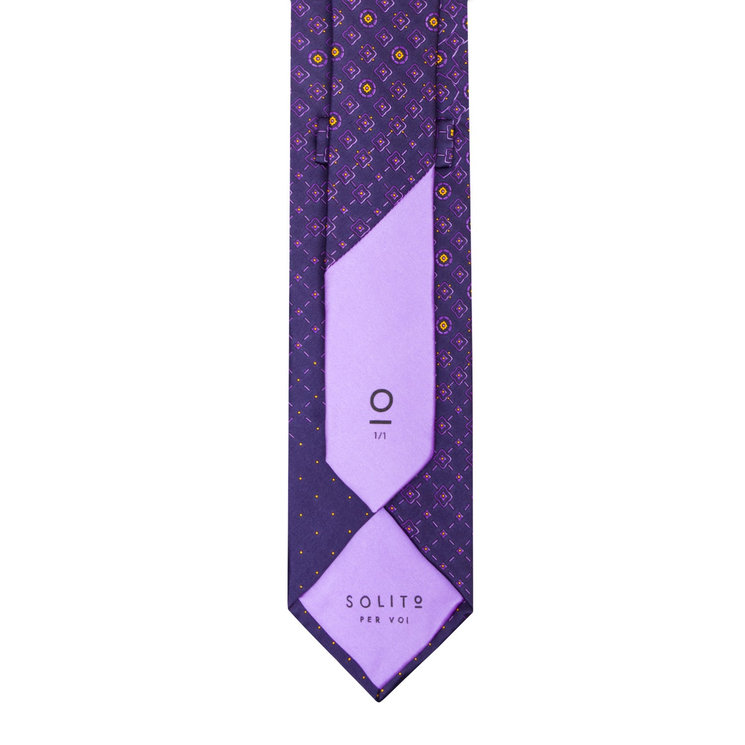 CORBATA EN SET CON PAÑUELO DE SEDA CON DIBUJOS GEOMÉTRICOS DE AZUL MARINO Y MORADO