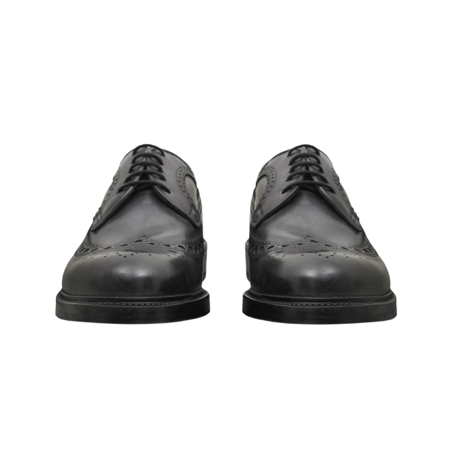 ZAPATO OXFORD EN CUERO CON PÁTINA A MANO EN COLOR GRIS OBSCURO