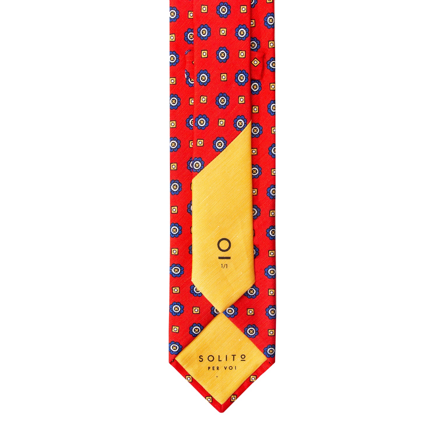 CORBATA EN SET CON PAÑUELO DE SEDA CON CUADROS AZULES Y PUNTOS ORO EN ROJO