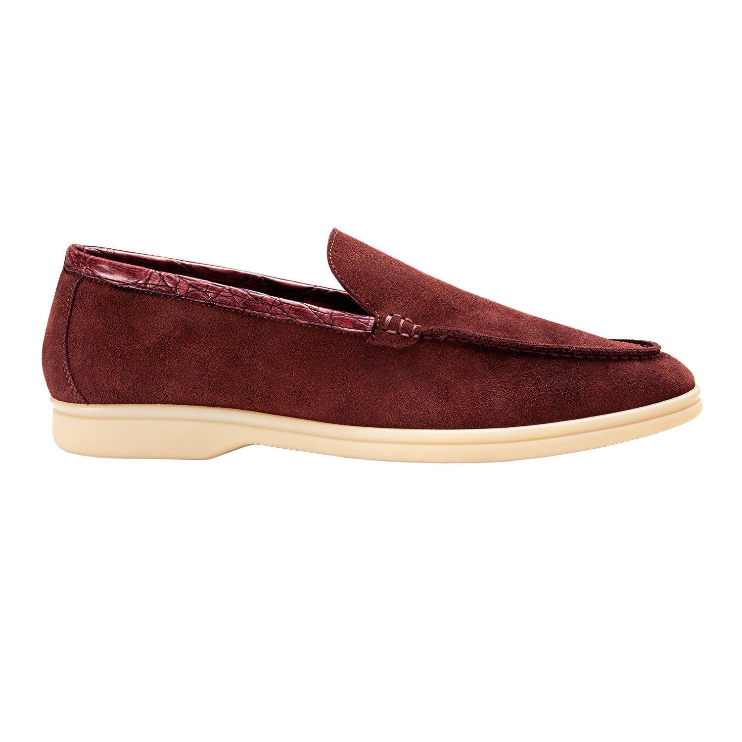 LOAFER BAJOS EN SUEDE Y DETALLES EN COCODRILO CONSTRUCCIÓN SACCHETTO COLOR GUINDA