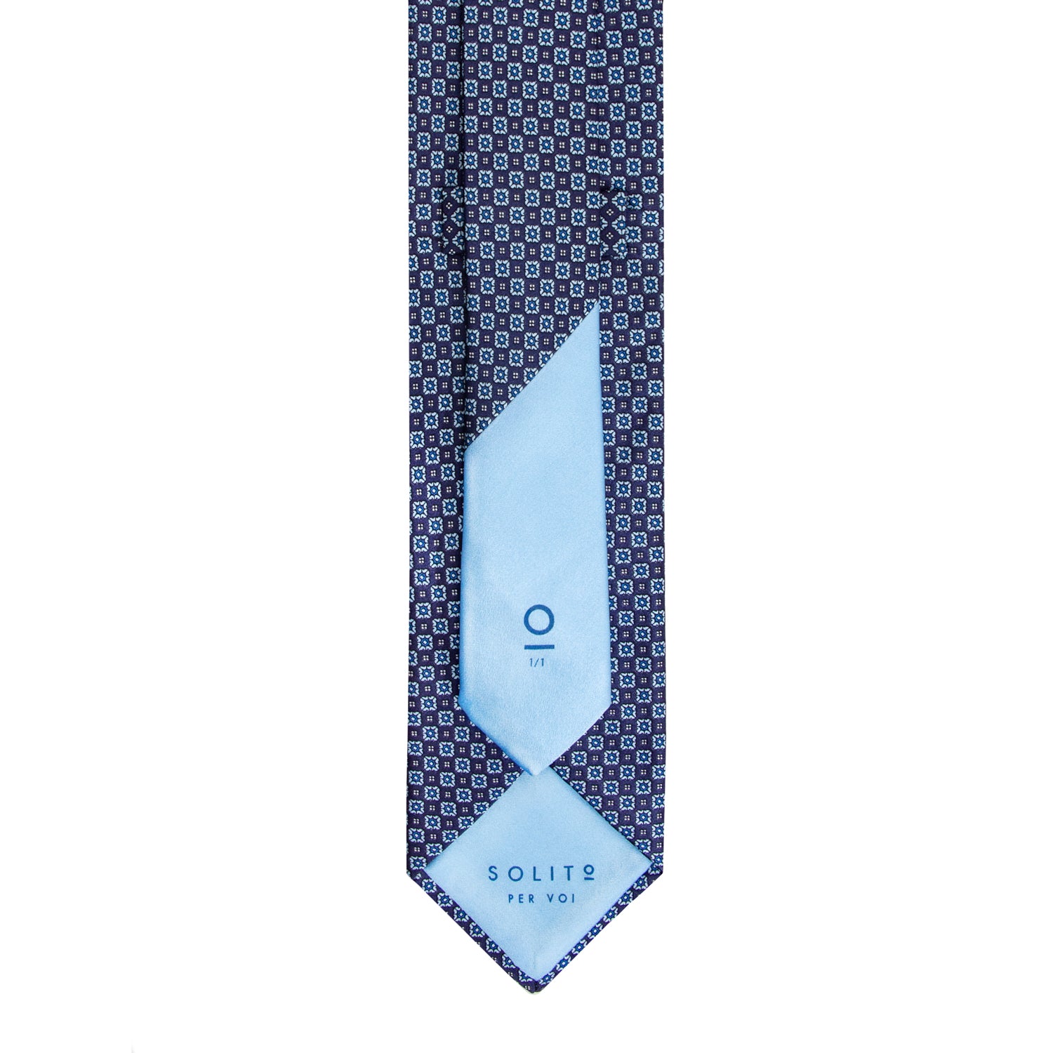 CORBATA EN SET CON PAÑUELO DE SEDA AZUL MARINO CON DISEÑO DE MICROCUADROS AZUL CIELO