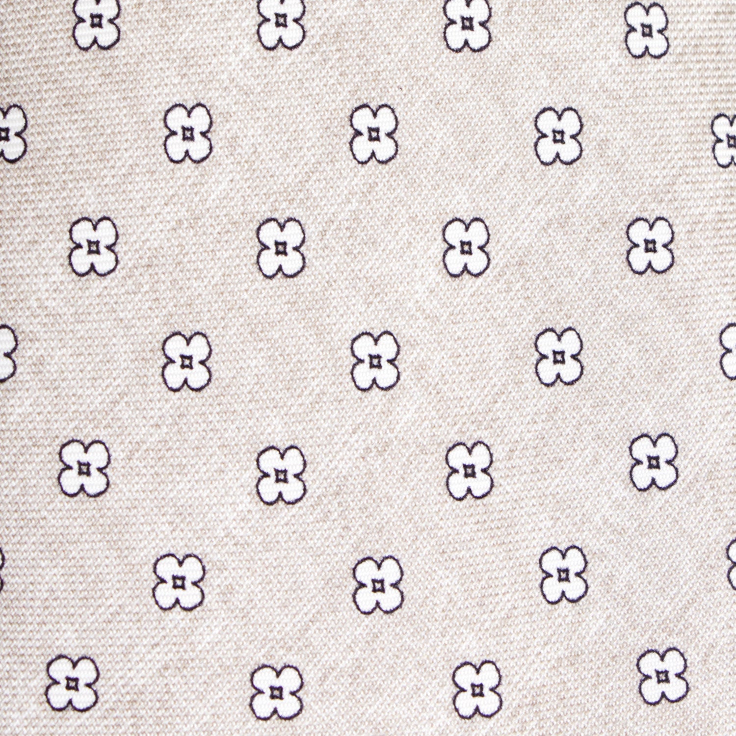 CORBATA 7 PLIEGUES EN SEDA DISEÑO LINO CON FLORES BLANCAS EN MARRÓN CLARO