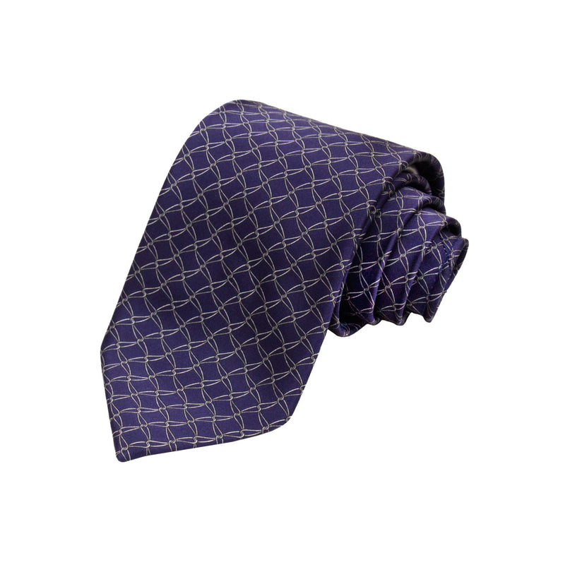 CORBATA EN SET CON PAÑUELO DE SEDA CON DIBUJO DE RED EN GRIS EN AZUL MARINO