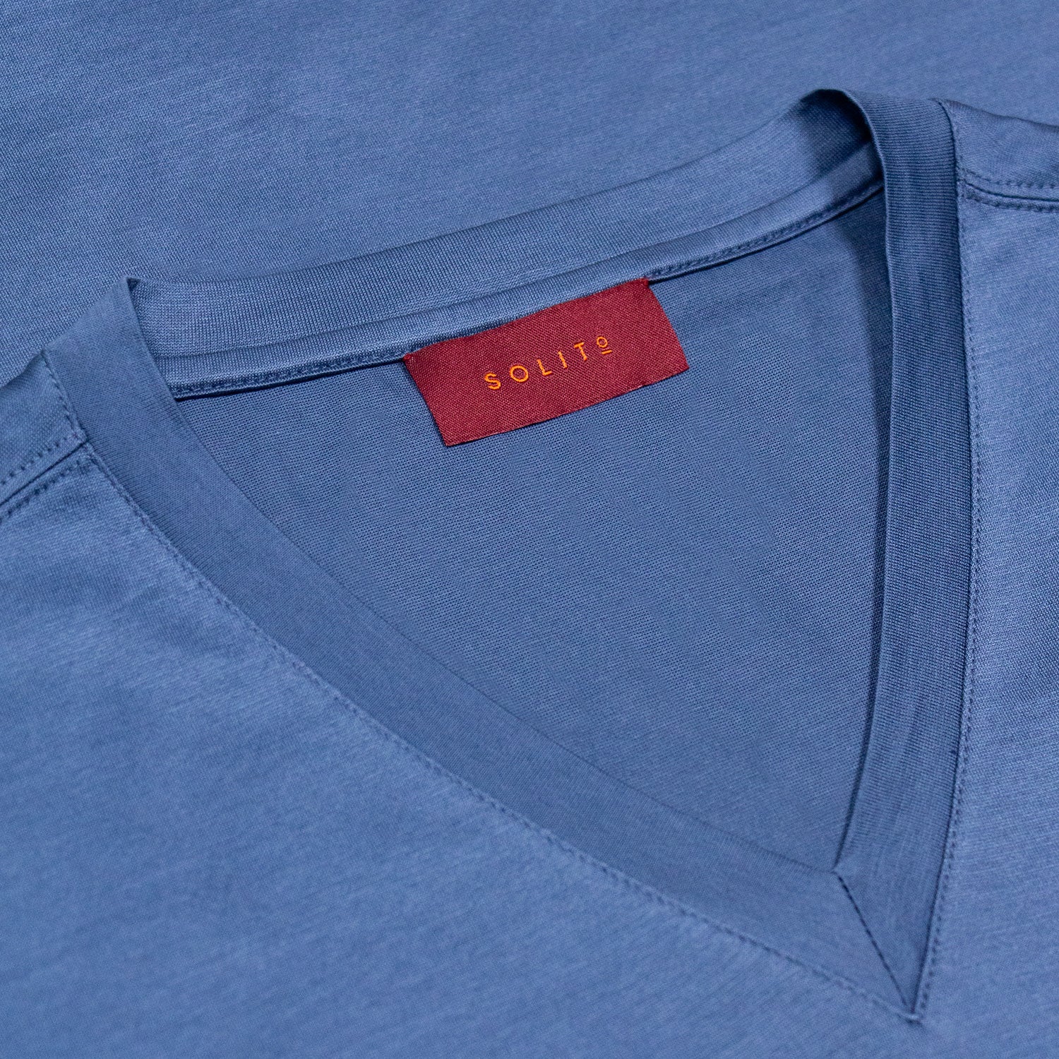 PLAYERA MANGA CORTA CUELLO V COLOR AZUL CLARO