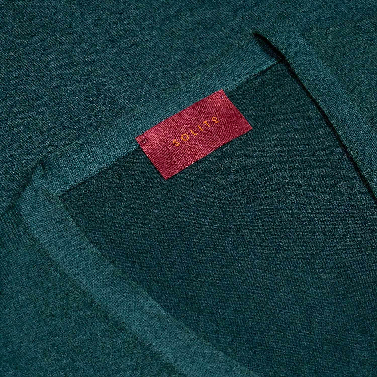 SUÉTER EN CASHMERE DE BOTONES COLOR VERDE REAL