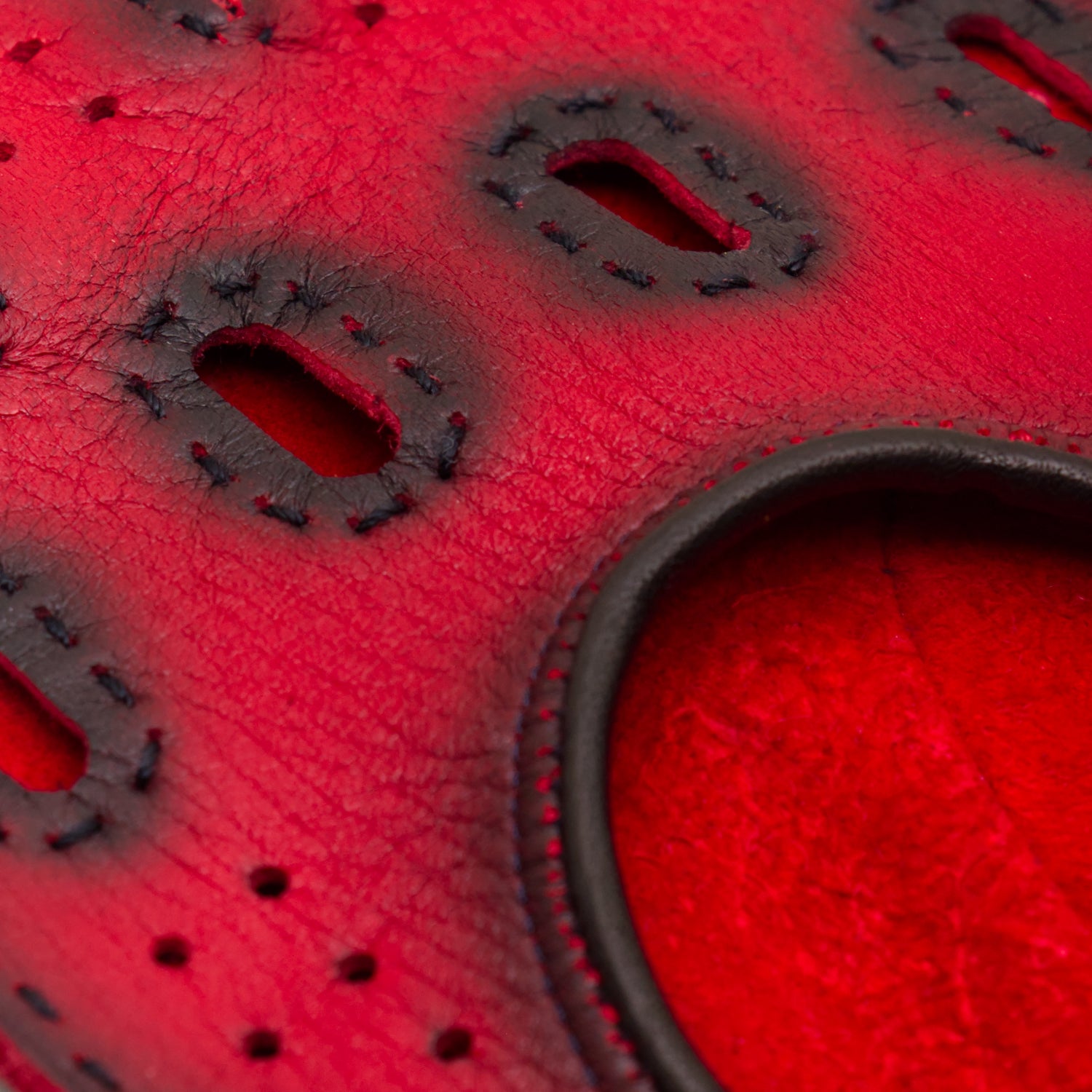 GUANTES PARA CONDUCIR EN PIEL PINTADA A MANO COLOR ROJO