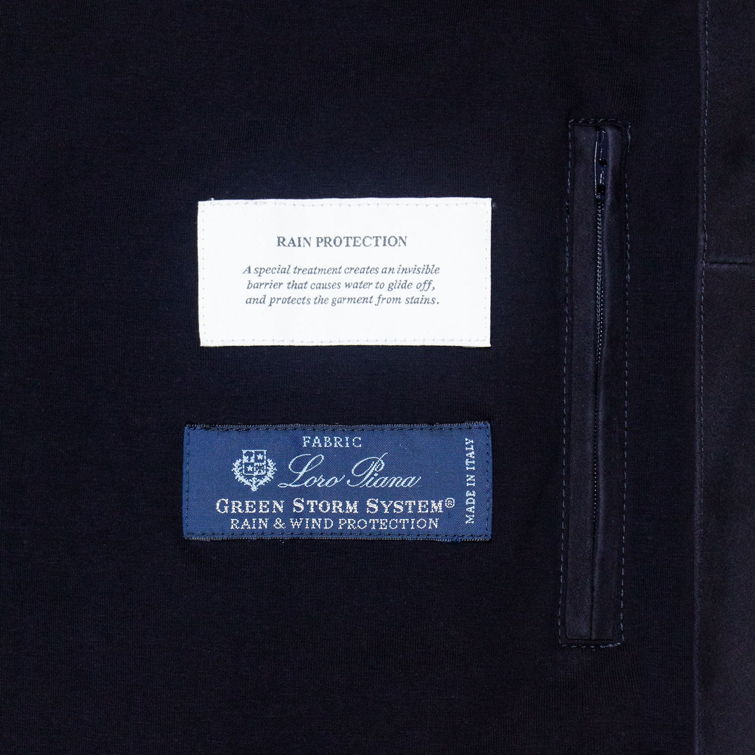 CHALECO CAPITONADO EN LANA AZUL CON DETALLES EN GAMUZA "SUEDE" Y FORRO DE ALGODÓN JERSEY LORO PIANA AZUL