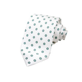 CORBATA 7 PLIEGUES EN SEDA WOOVEN CON ESTRELLAS VERDES EN BLANCO