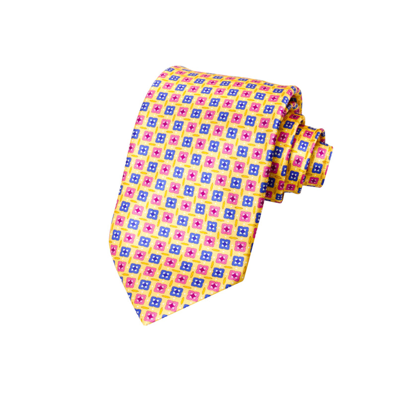 CAJA DE SEDA SET CORBATA CON PAÑUELO DE SEDA CON CUADROS EN COLOR AZUL Y ROSA EN AMARILLO