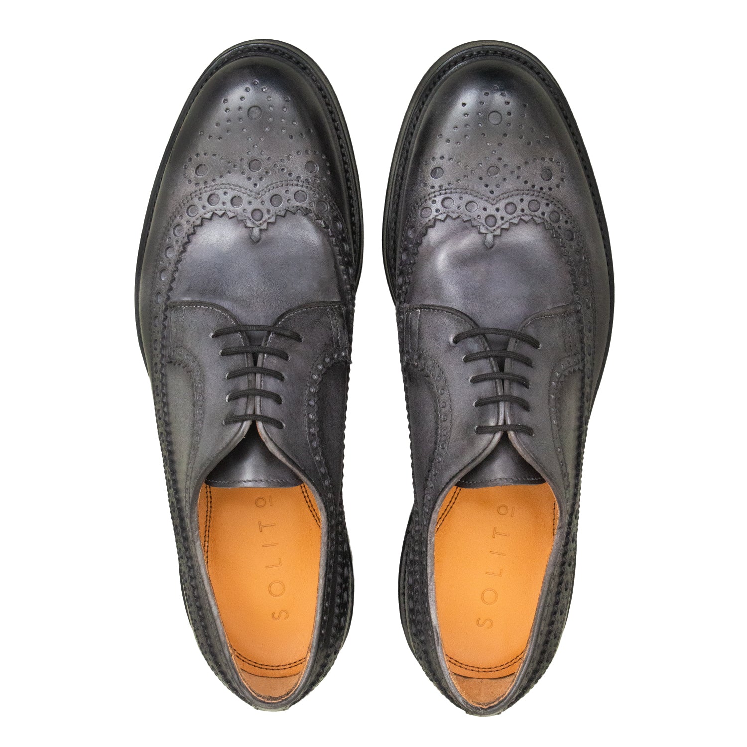 ZAPATO OXFORD EN CUERO CON PÁTINA A MANO EN COLOR GRIS OBSCURO