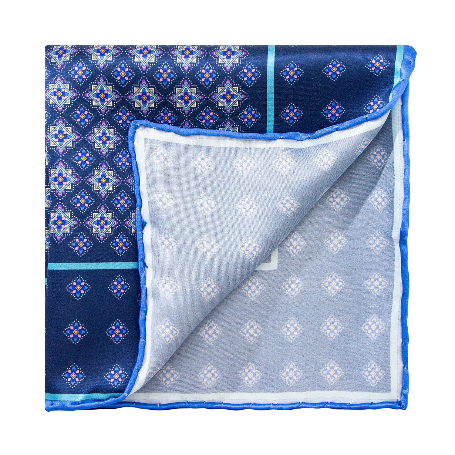 CORBATA EN SET CON PAÑUELO DE SEDA CON DISEÑOS DE CUADROS Y ESTRELLAS LILA, AZUL MARINO Y AZUL CIELO