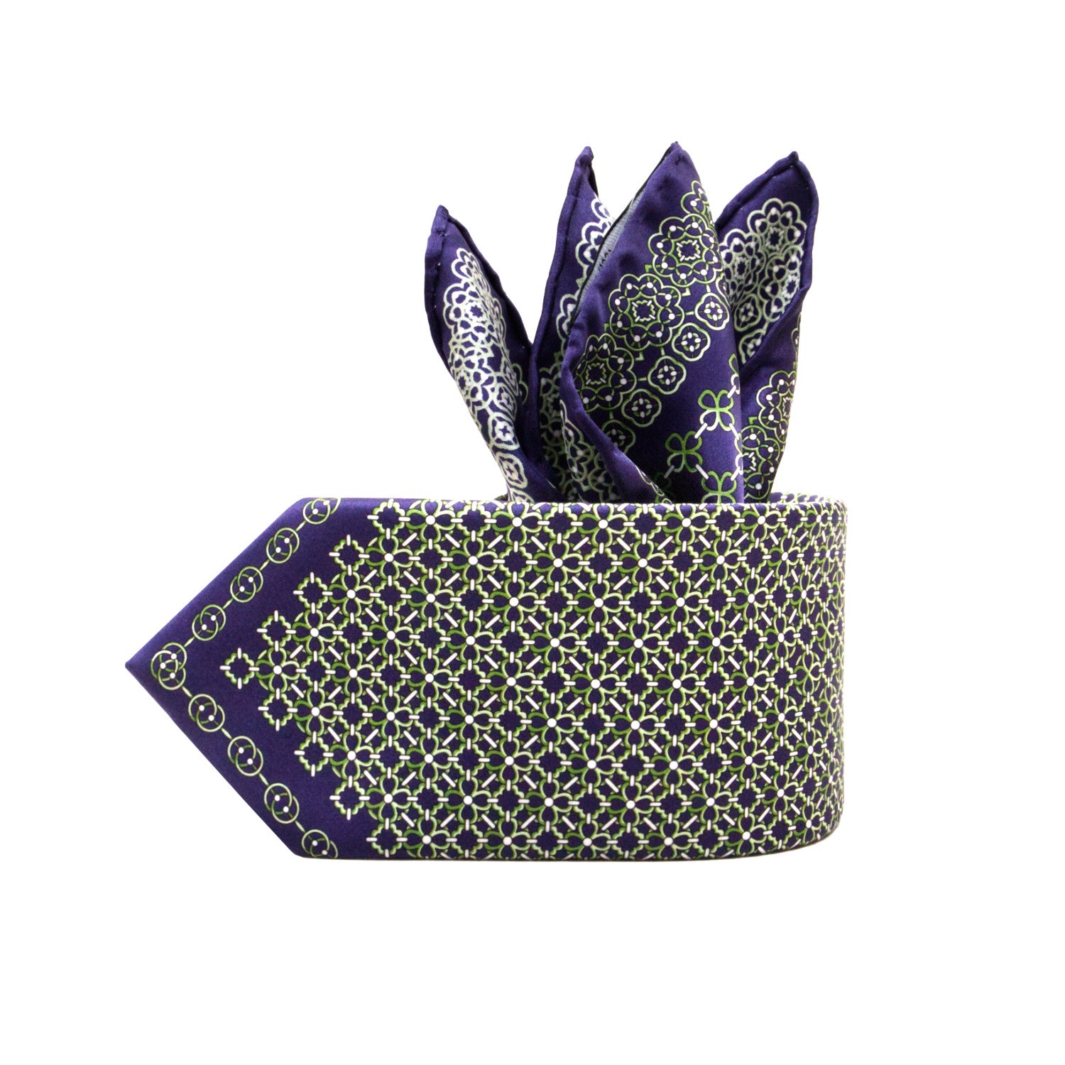 CORBATA EN SET CON PAÑUELO DE SEDA CON DIBUJOS GEOMÉTRICOS, ANILLOS Y PUNTOS VERDES EN AZUL MARINO