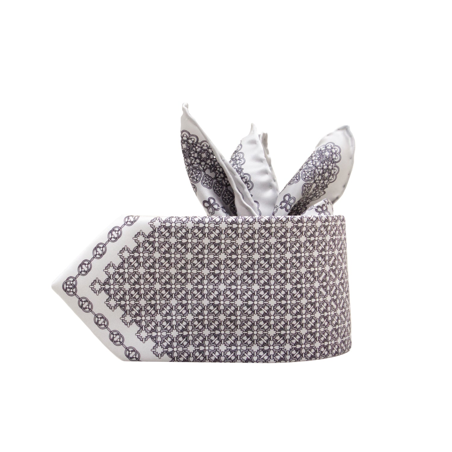 CORBATA EN SET CON PAÑUELO DE SEDA CON DIBUJOS GEOMÉTRICOS DEGRADADOS GRISES