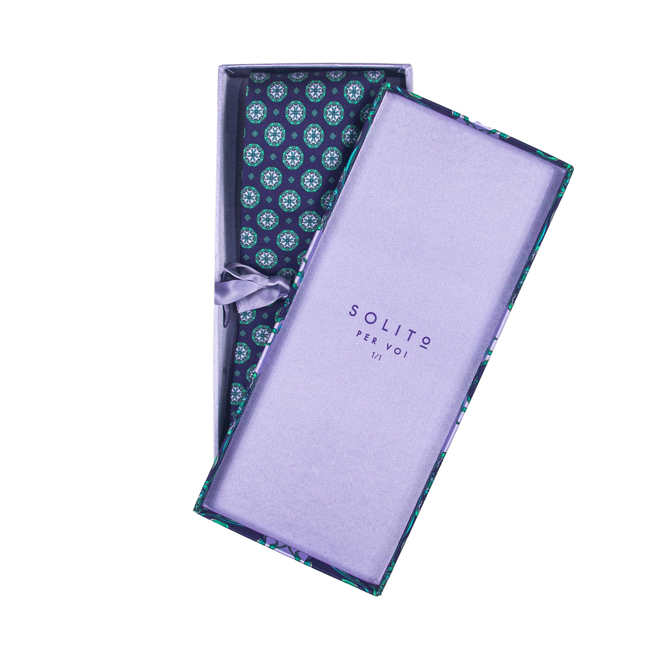 CORBATA EN SET CON PAÑUELO MORADO CON CONTRASTES VERDE LILA CON CAJA 100% SEDA