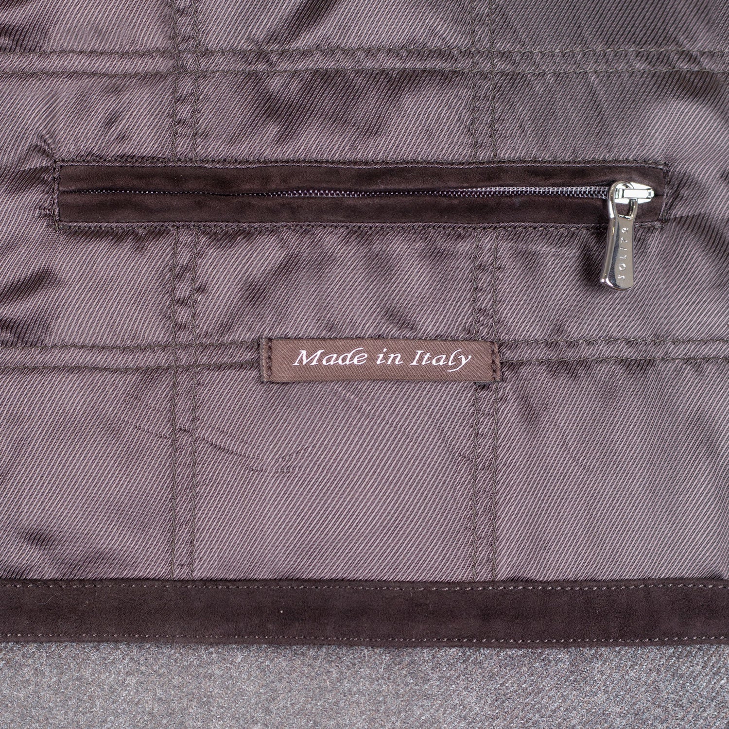 CAZADORA "VOYAGER" DE LANA Y CASHMERE COLOR GRIS OBSCURO CON CUELLO REMOVIBLE DE CASTOR