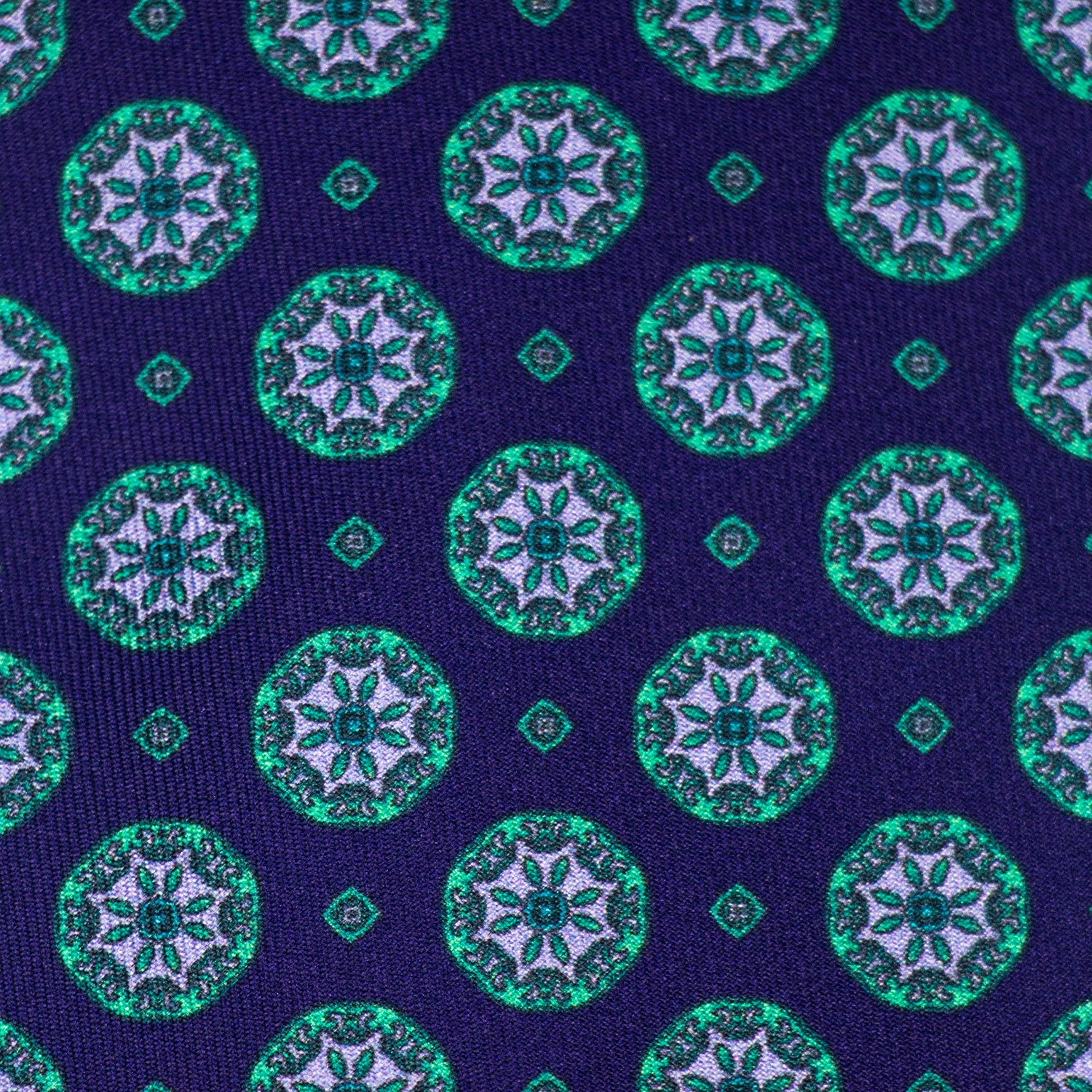 CORBATA EN SET CON PAÑUELO MORADO CON CONTRASTES VERDE LILA CON CAJA 100% SEDA