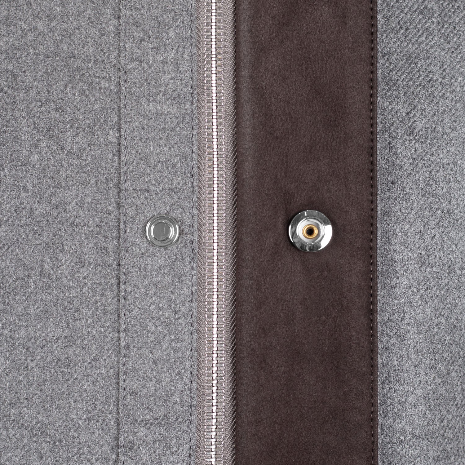 CAZADORA "VOYAGER" DE LANA Y CASHMERE COLOR GRIS OBSCURO CON CUELLO REMOVIBLE DE CASTOR