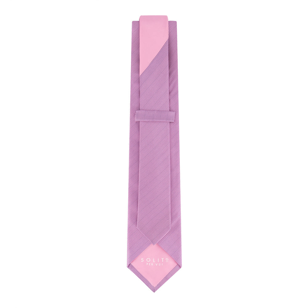 CORBATA 7 PLIEGUES CON CAJA DE SEDA ROSA CON LINEA DELGADA DIAGONAL