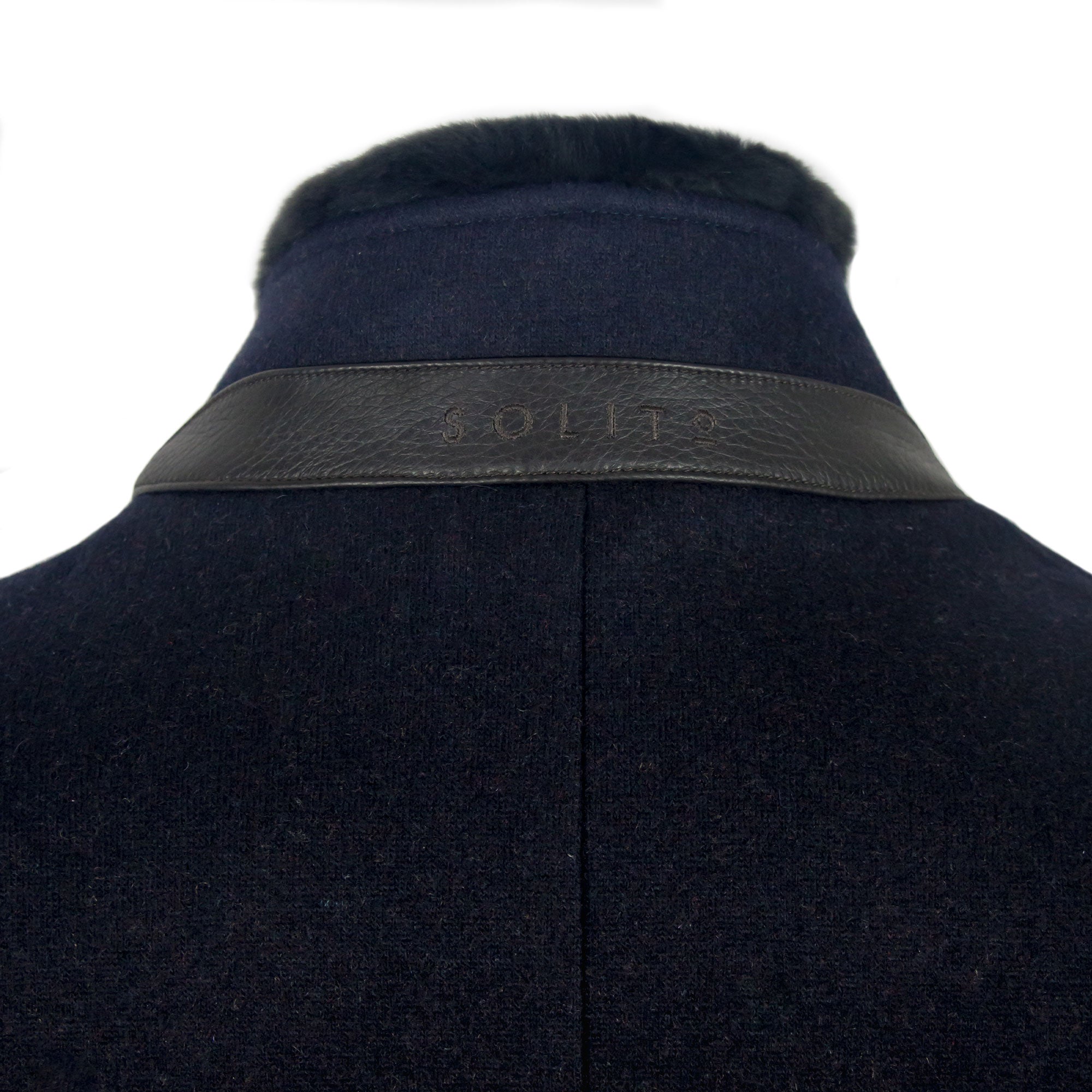 GABARDINA DE CASHMERE AZUL CON INTERIOR DE CASHMERE VINO Y CUELLO DESMONTABLE DE CASTOR