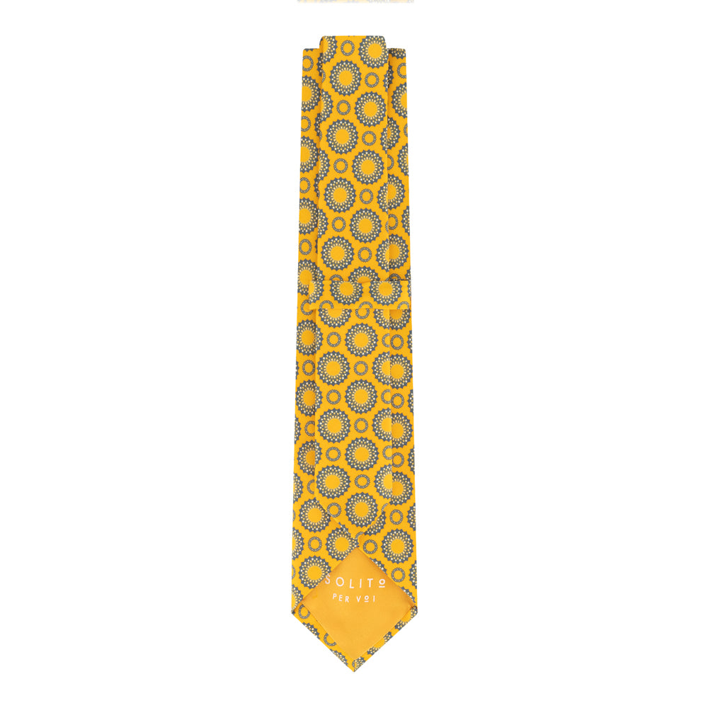SET DE CORBATA CON PAÑUELO AMARILLA CON MANDALA AZUL