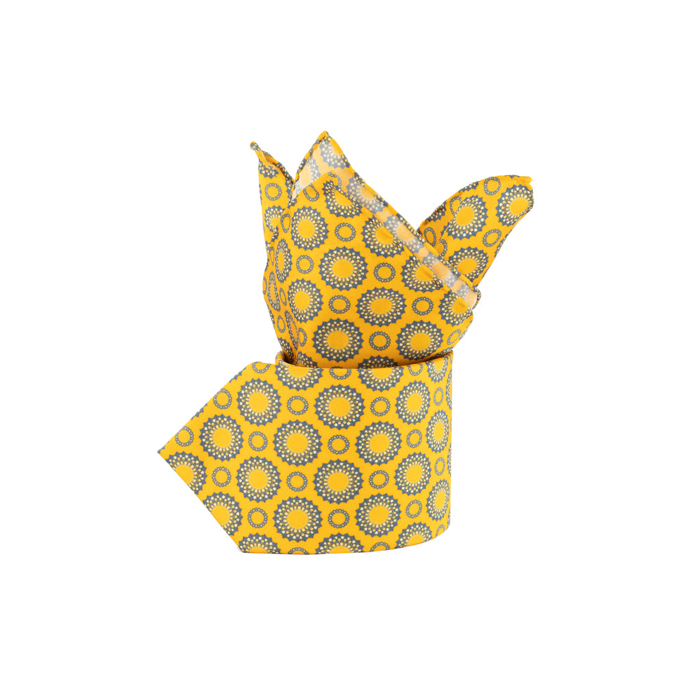 SET DE CORBATA CON PAÑUELO AMARILLA CON MANDALA AZUL