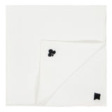 PAÑUELO EN LINO BLANCO CON SÍMBOLOS DE CARTAS NEGROS BORDADOS A MANO