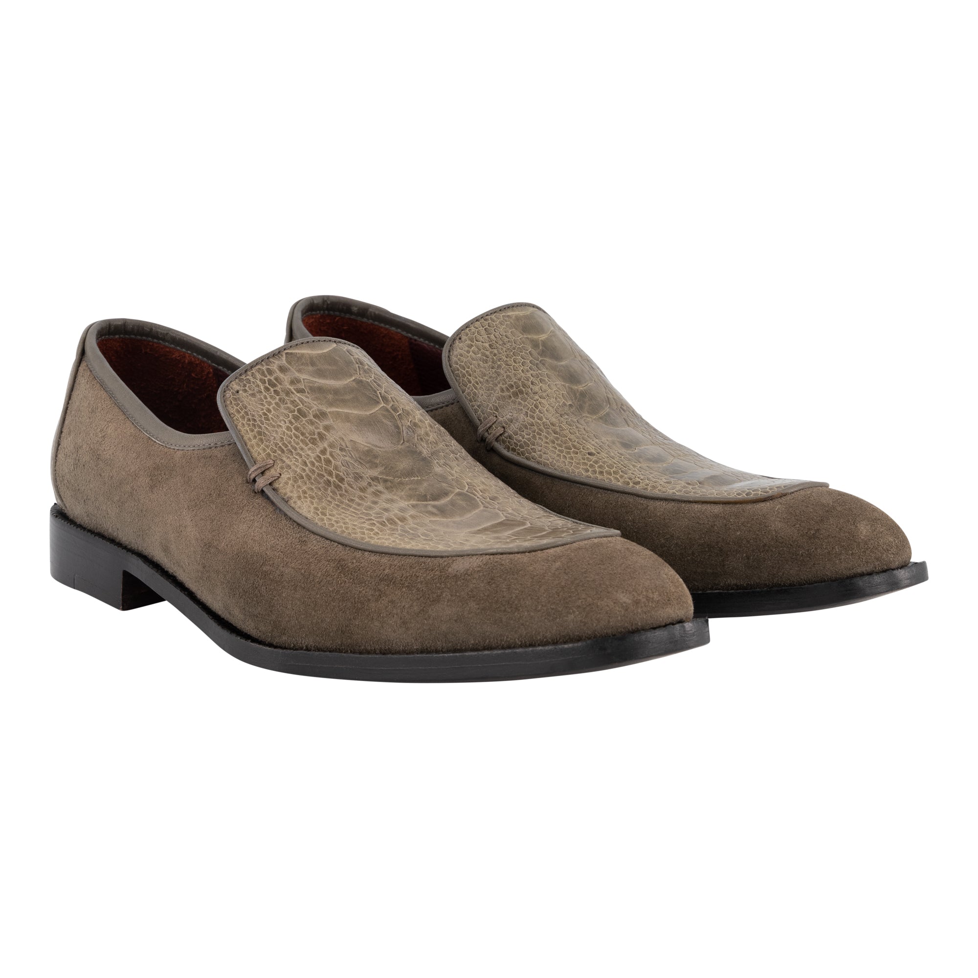 MOCASINES FRANCESES GRISES DE GAMUZA CON PIEL PATA DE AVESTRUZ GRIS (SOBRE PEDIDO)