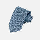 CAJA DE SEDA SET CORBATA CON PAÑUELO DE SEDA CON MICROPATTERN ESTRELLAS EN COLOR AZUL CLARO Y AZUL MARINO